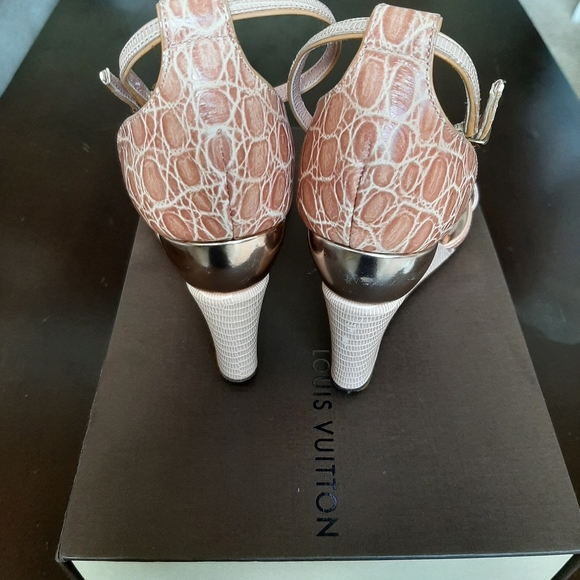 Used Louis Vuitton Wedge - Picture 7 of 9